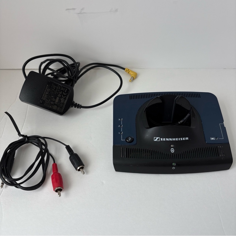 Station Sennheiser Hearing Amplifier for TR840 TV Headphones IR Infra Red C2